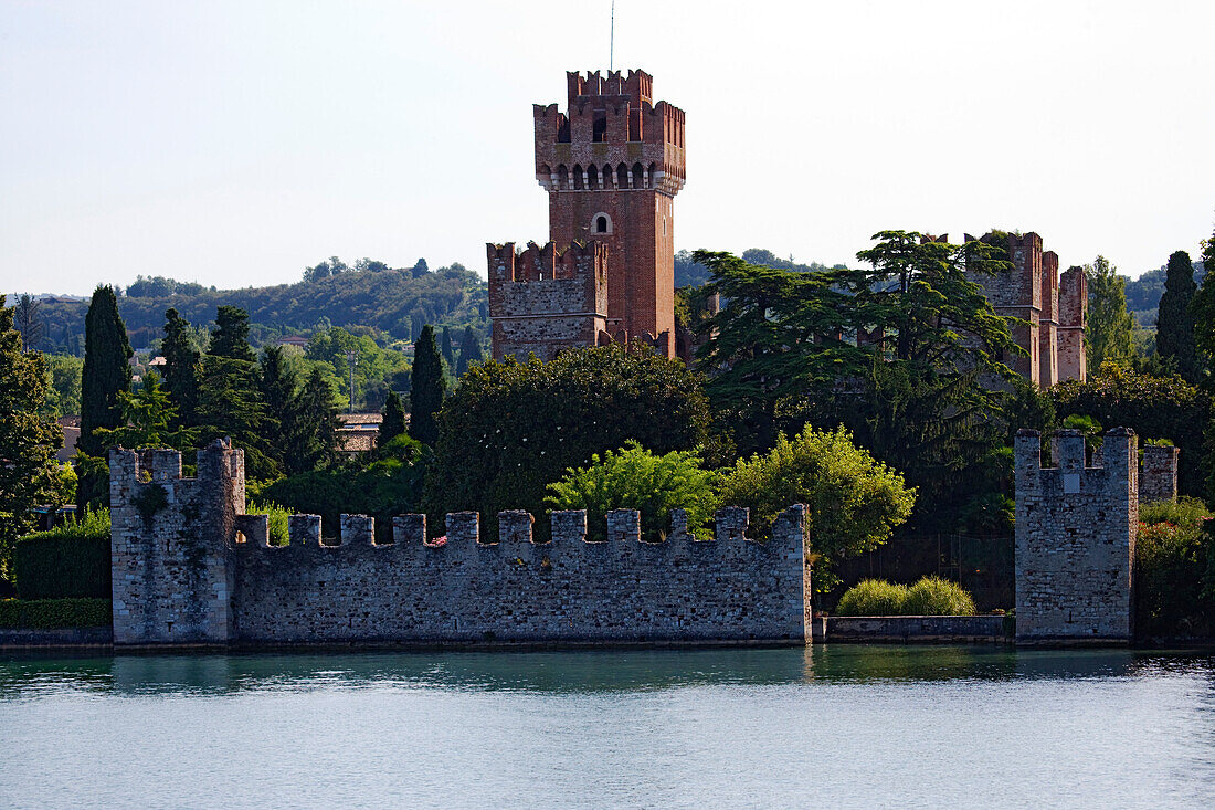 Scaliger Castle, Lazise, Verona province, Veneto, lake Garda, Italy