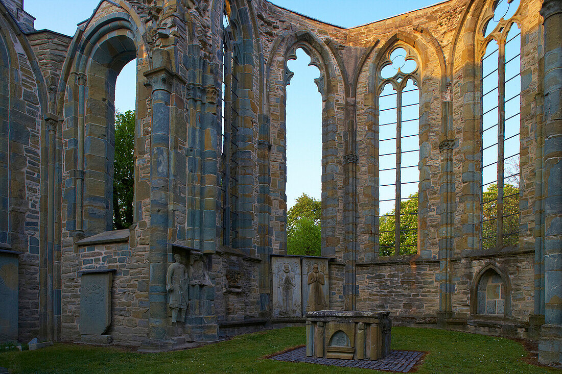 Ruine der Kleinen Marienkirche, Abend, Lippstadt, Lippe, Teutoburger Wald, Nordrhein-Westfalen, Deutschland, Europa