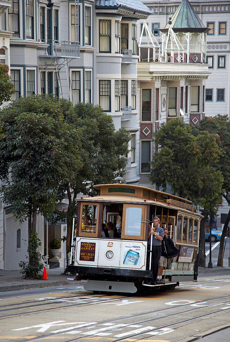 Powell and Mason cable car at Nob Hill, San Francisco, California, USA