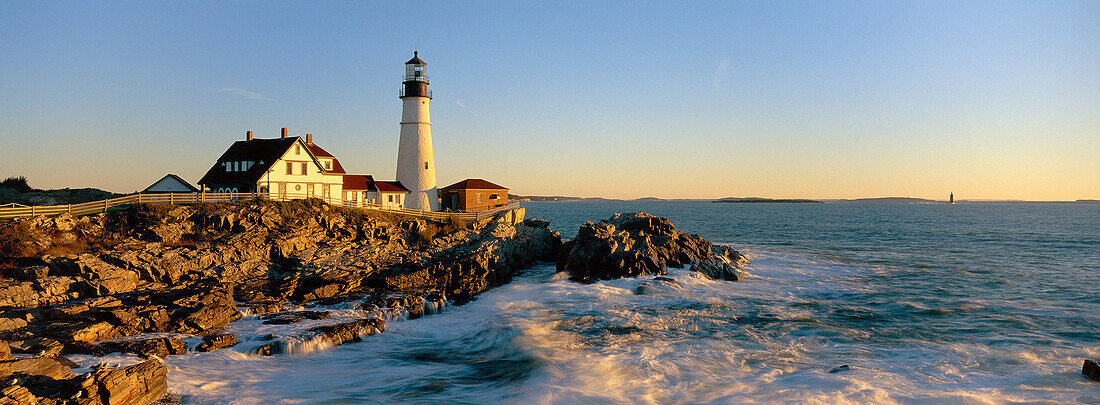 Portland Head Lighthouse, Cape Elizabeth, Maine, Usa