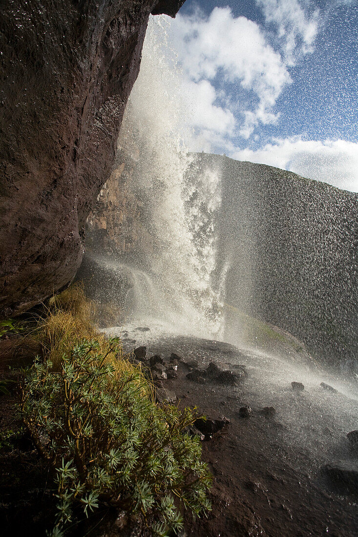 Der Wasserfall Cascada El Palmar im Gebirge, Tal von El Risco, Naturpark Tamadaba, Gran Canaria, Kanarische Inseln, Spanien, Europa