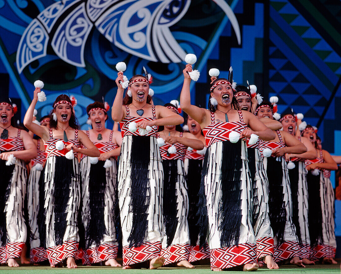 Rotorua Maori Arts Festival, Maori women singing on stage