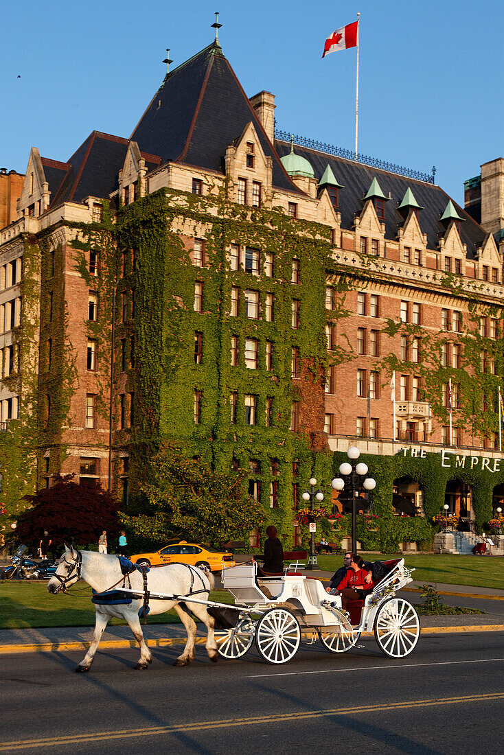 Hotel Empress, carriage, Victoria, Vancouver Island, Canada, North America