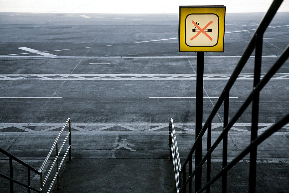 Flughafen Berlin Tempelhof, Flughafen schloss zum 31.10.2008, Berlin, Deutschland