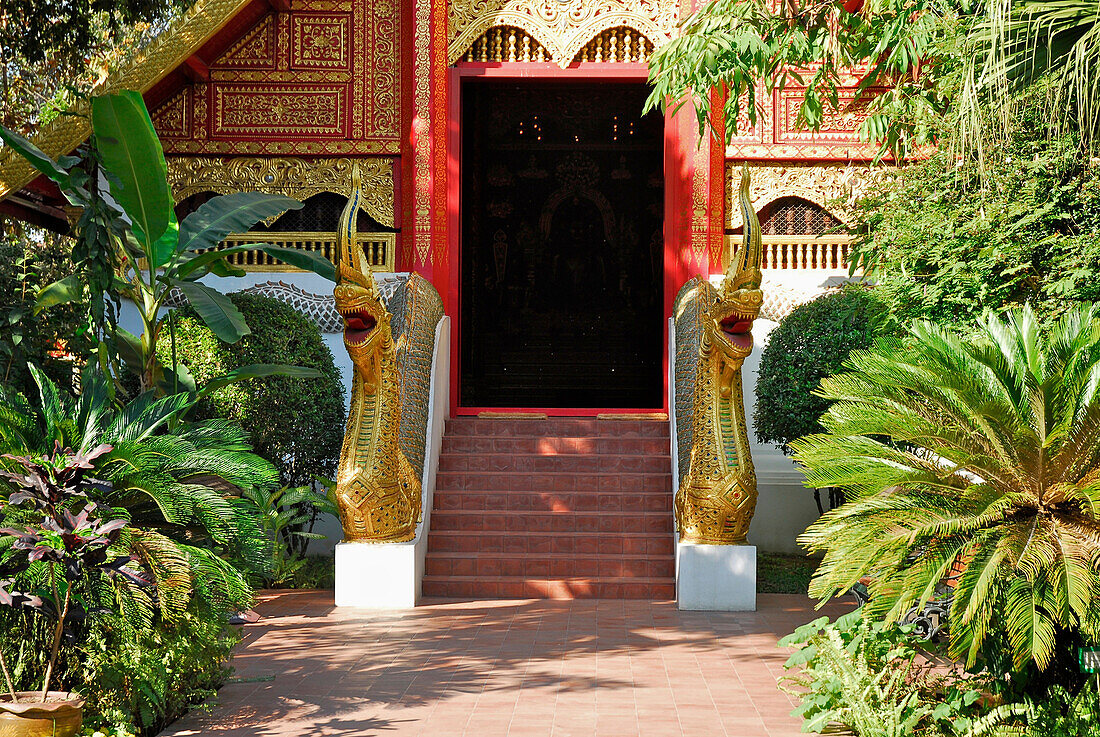 Entrance to Wihan, Wat Phra Kaeo, Chiang Rai, Golden Triangle, Thailand, Asia