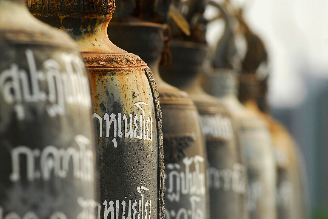 Goldener Hügel, Glocken unterhalb der Plattform, Bangkok, Thailand, Asien