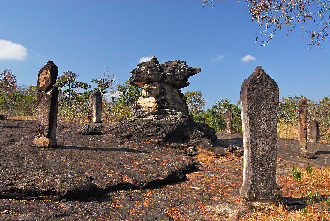 Stele and rock formation at Phu Phrabat Historical Park, Provinz Udon Thani, Thailand, Asia
