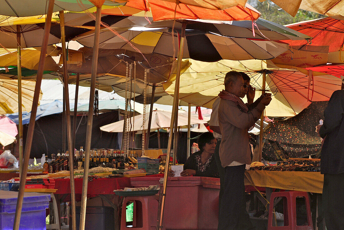 Prasat Khao Phra Wihan bzw. Preah Vihar, kamboschanisch, Markt auf kambodschanischer Seite in den Dongrek Bergen, umstritten zwischen Thailand und Kambodscha, Asien