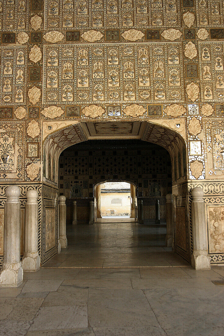 The Amber Fort, the Sheesh Mahal, Hall of Mirrors, Jaipur, Rajasthan, India
