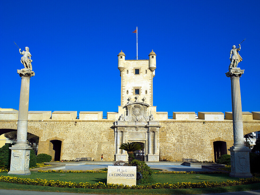 Plaza de la Constitucion, monument and city gateway, Cadiz, Andalucia, Spain