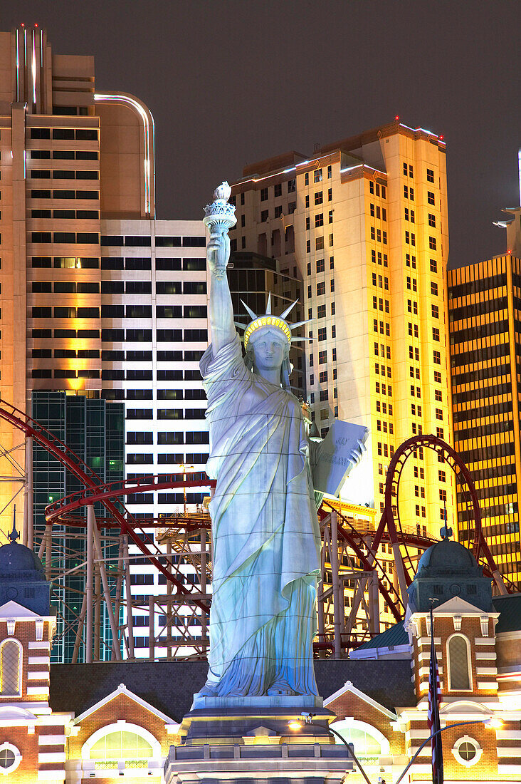 Statue of Liberty at New York New York Hotel and Casino at night, Las Vegas, Nevada, USA