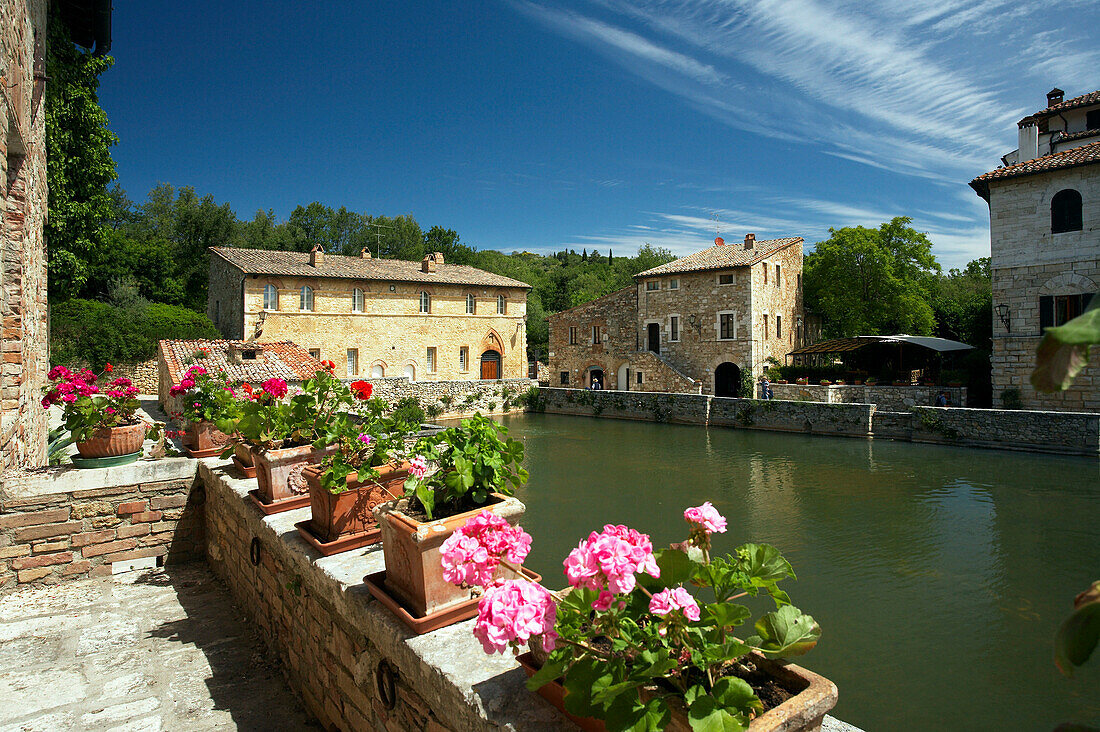 Thermal baths in village square, Bagno Vignoni, Tuscany, Italy
