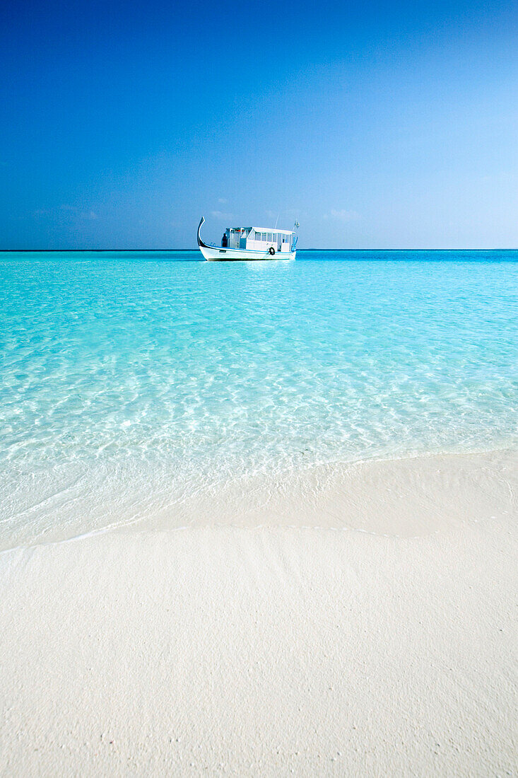 Dhoni viewed from beach, General, The Maldives