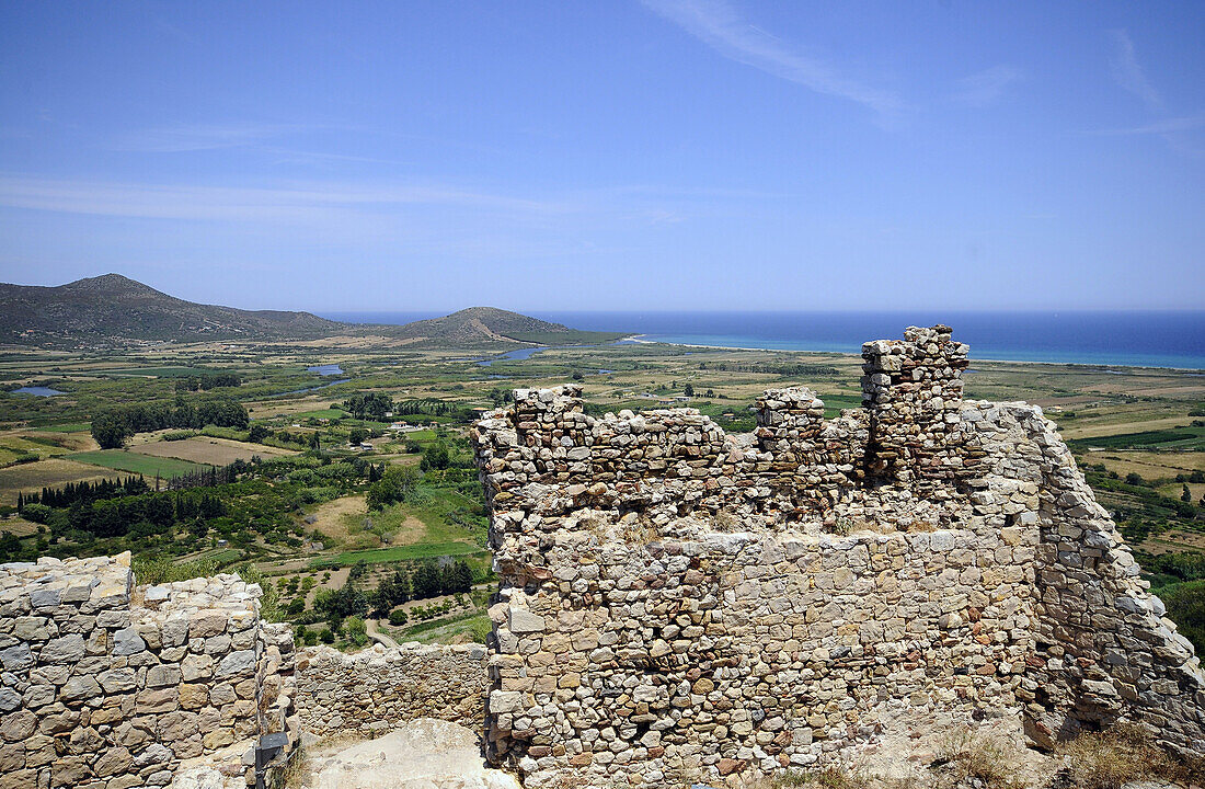 Blick von der Burg auf Küste und Meer, Posada, Sardinien, Italien, Europa