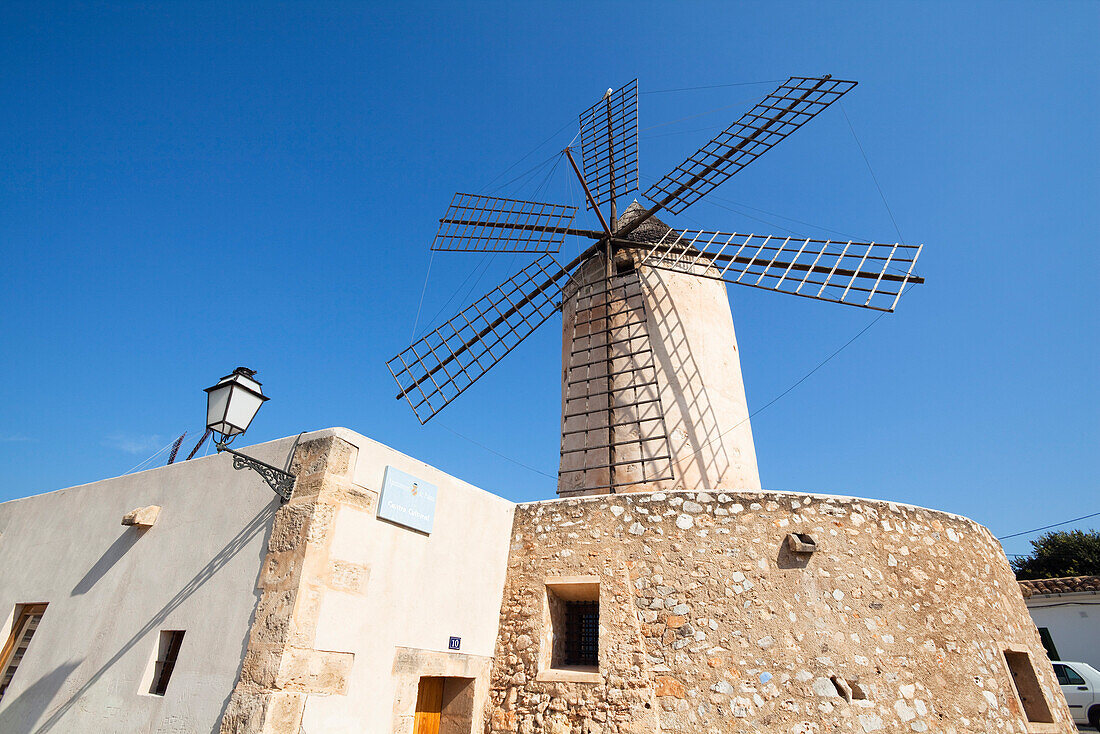 Historic windmill of Es Jonquet at the Old Town of Palma, Mallorca, Balearic Islands, Mediterranean Sea, Spain, Europe