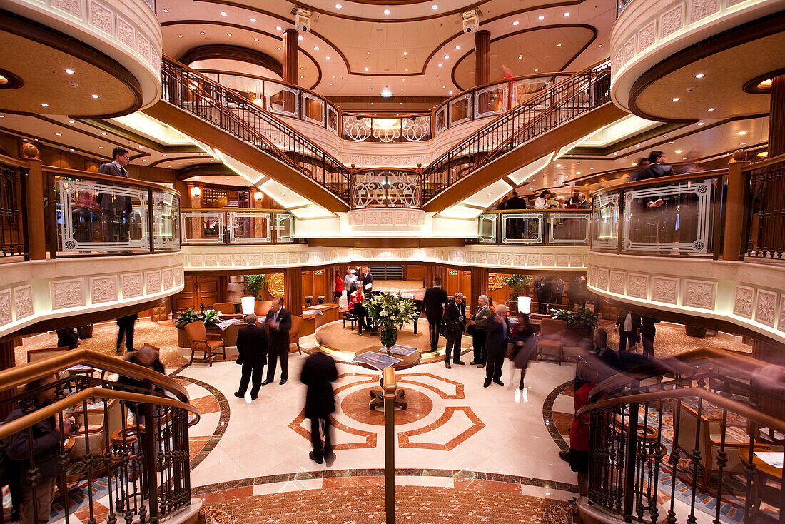 Grand Lobby, Kreuzfahrtschiff Queen Victoria