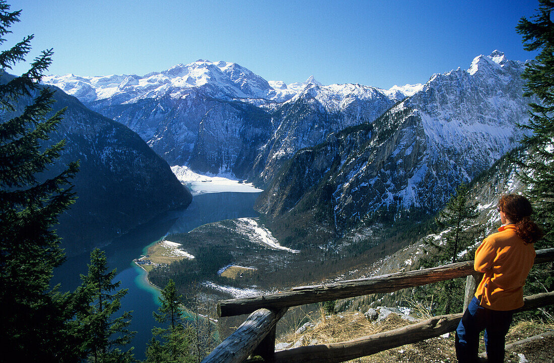 St. Bartholomä im Winter, Blick auf den Königssee, Watzmannmassiv, Berchtesgadener Alpen, Berchtesgaden, Oberbayern, Bayern, Deutschland