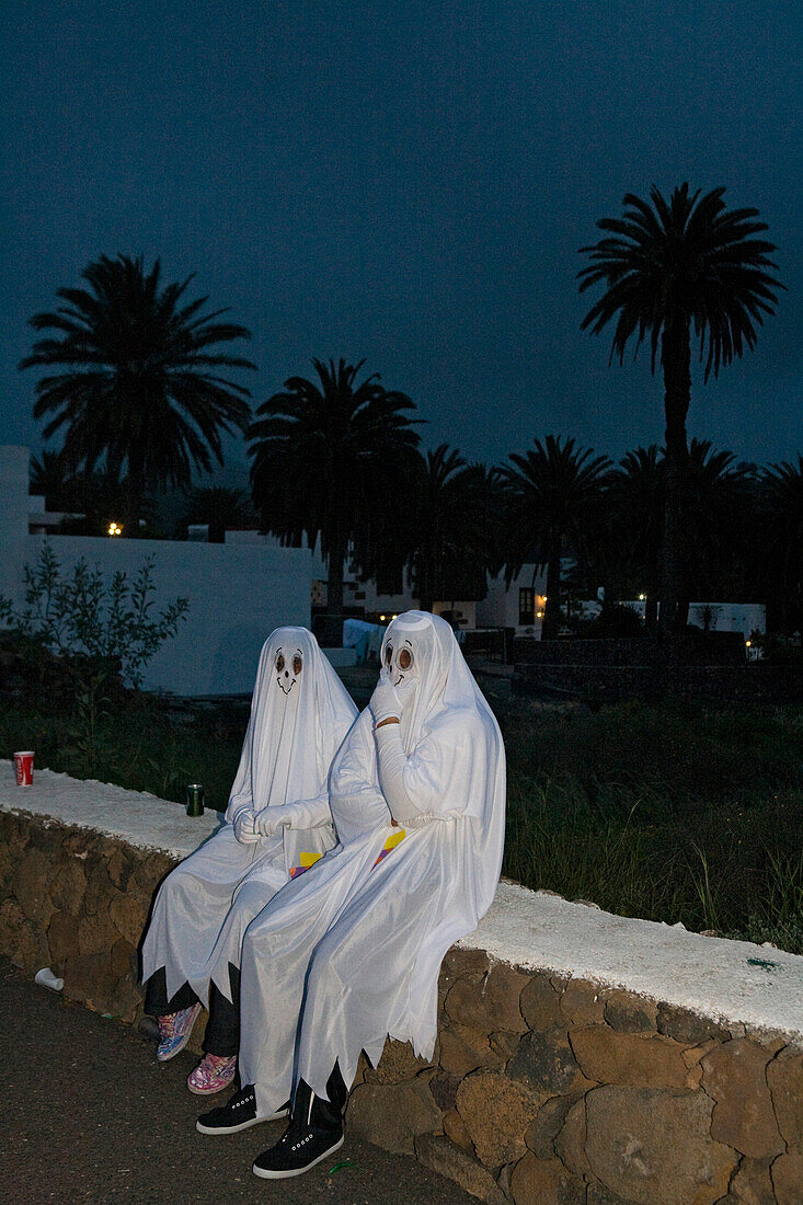 Two ghosts costumes, Carnival, Haria, Lanzarote, Canary Islands, Spain, Europe