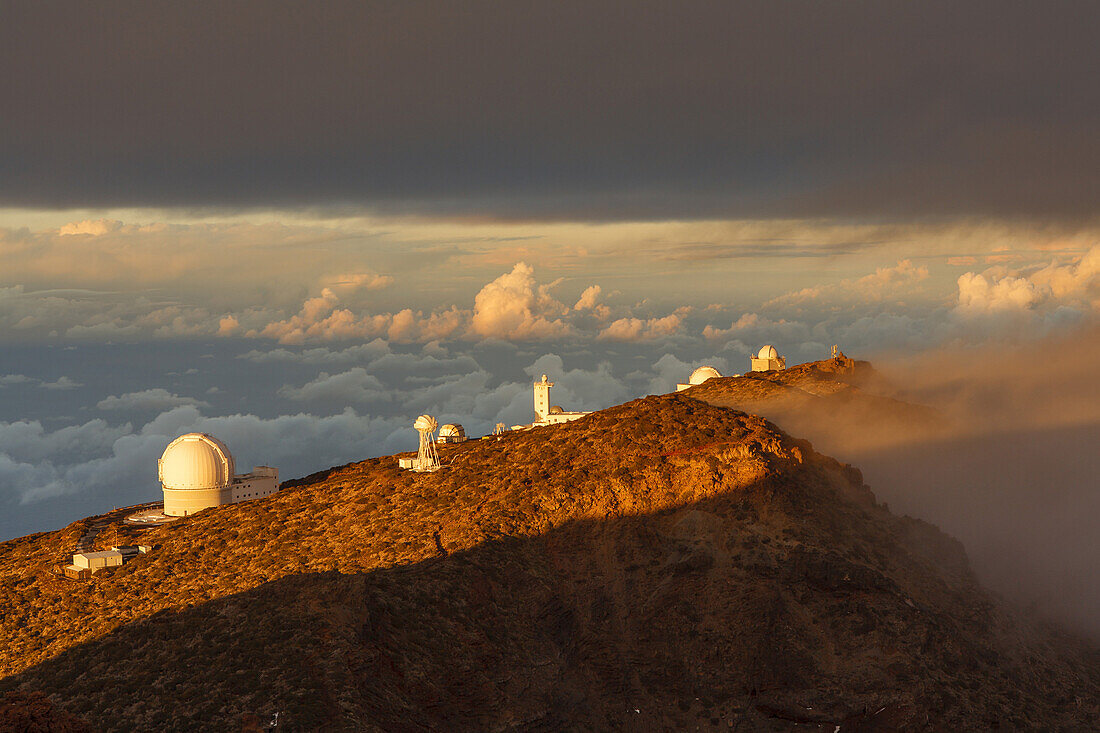 Observatorio Astrofisico, astronomy, astrophysics, observatory, cupolas, Roque de los Muchachos, Caldera de Taburiente, national parc, Parque Nacional Caldera de Taburiente, natural preserve, UNESCO Biosphere Reserve, La Palma, Canary Islands, Spain, Euro