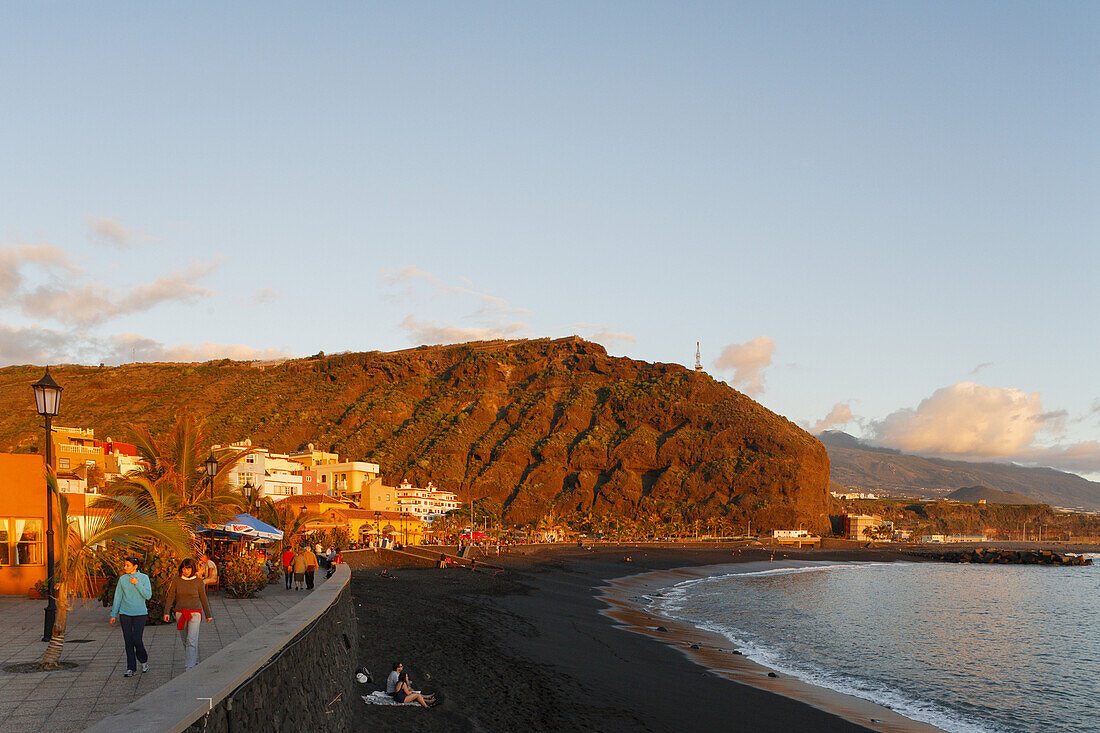 Beach promenade and beach at sunset, Puerto de Tazacorte, UNESCO Biosphere Reserve, Atlantic ocean, La Palma, Canary Islands, Spain, Europe