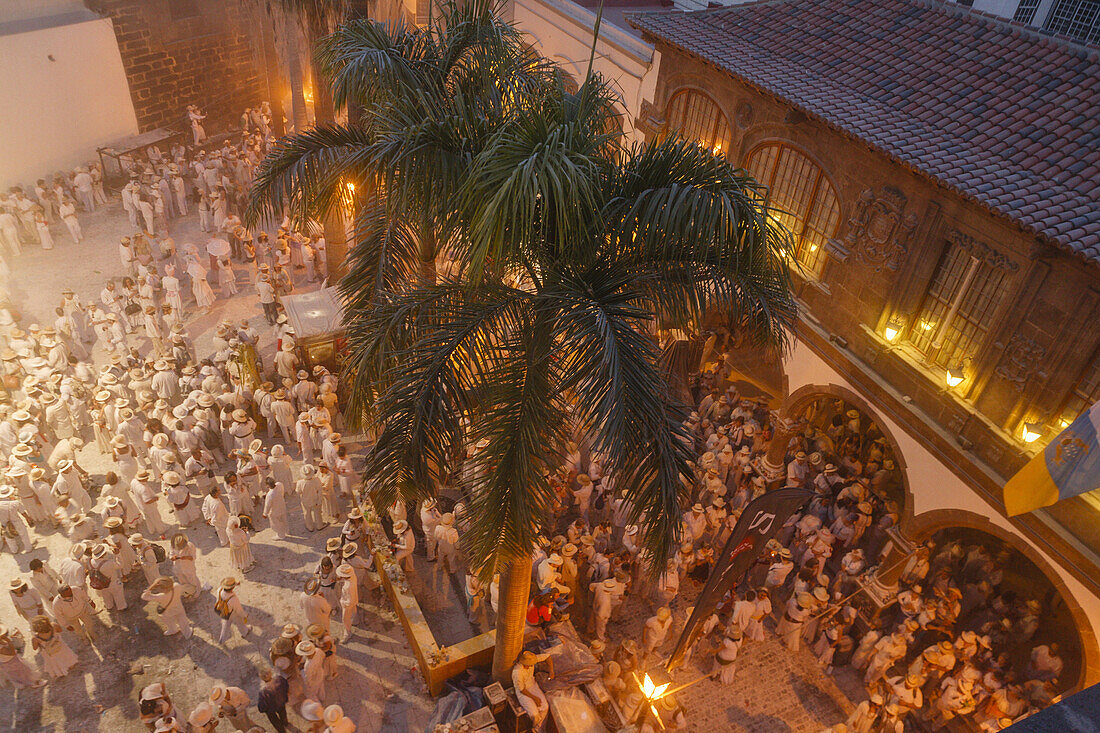 Traditional talcum powder festival to celebrate the homecoming from the colonies, Fiesta de los Indianos, Santa Cruz de La Palma, La Palma, Canary Islands, Spain, Europe