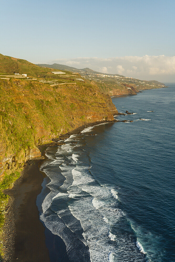 Steep coast and beach, Playa Nogales, Puntallana, UNESCO Biosphere Reserve, Atlantic ocean, sea, La Palma, Canary Islands, Spain, Europe