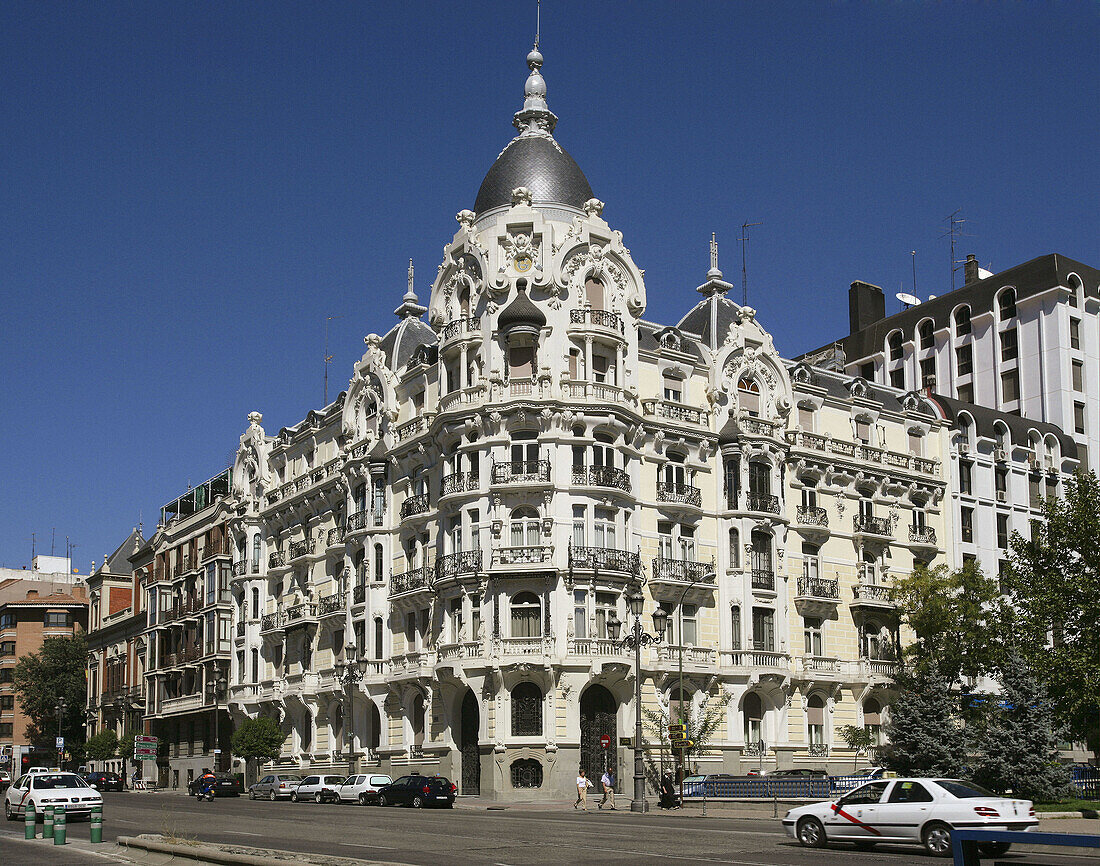 Spain,  Madrid,  lavishly ornamented building at Plaza de España and Calle de Ferraz