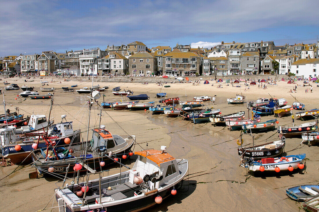 Harbour,  tidal harbour,  fishing boats,  St. Ives,  the Celtic Sea,  the Atlantic Ocean,  Cornwall,  England,  Great Britain