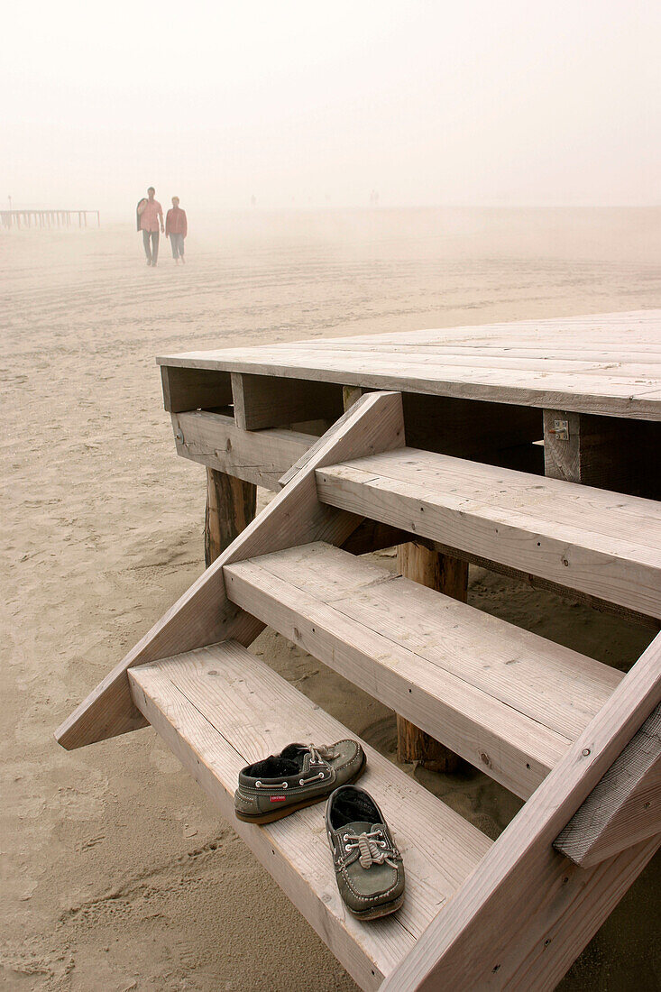Weather,  fog,  expecting the sun,  stairs,  shoes,  couple,  beach,  St.Peter-Ording,  Schleswig-Holstein,  Germany