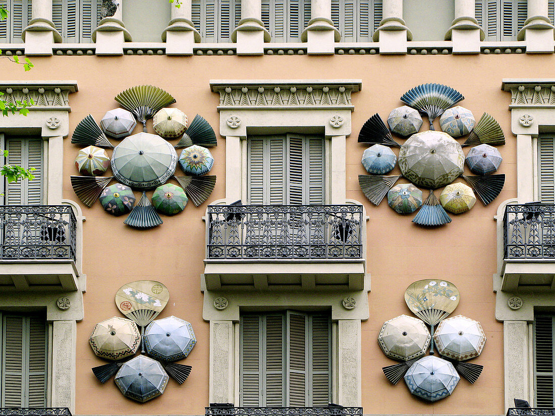 Façade detail of the Casa Bruno Cuadros,  Barcelona. Catalonia,  Spain