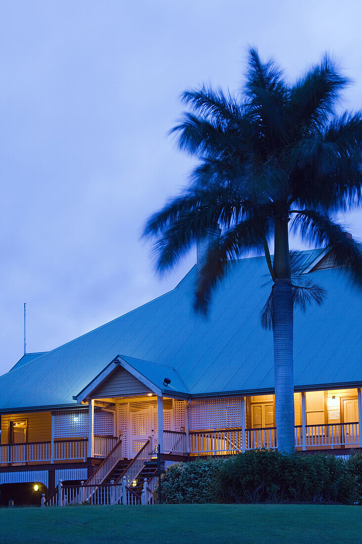 Australia - Queensland - Fraser Coast - Bundaberg: Fairymead House Sugar Museum in the evening