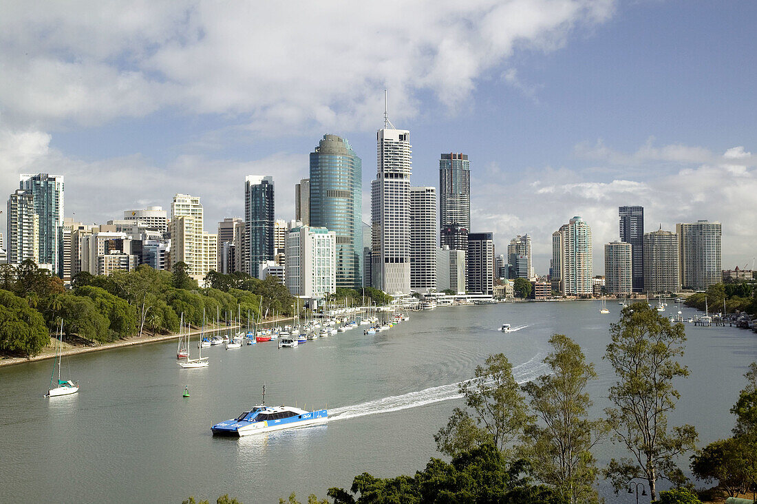 Australia - Queensland - Brisbane: Central Business District viewed from Kangaroo Point with river ferry in the morning