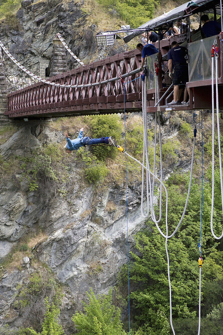 Bungy Jumping auf der Kawarau-Brücke, Neuseeland