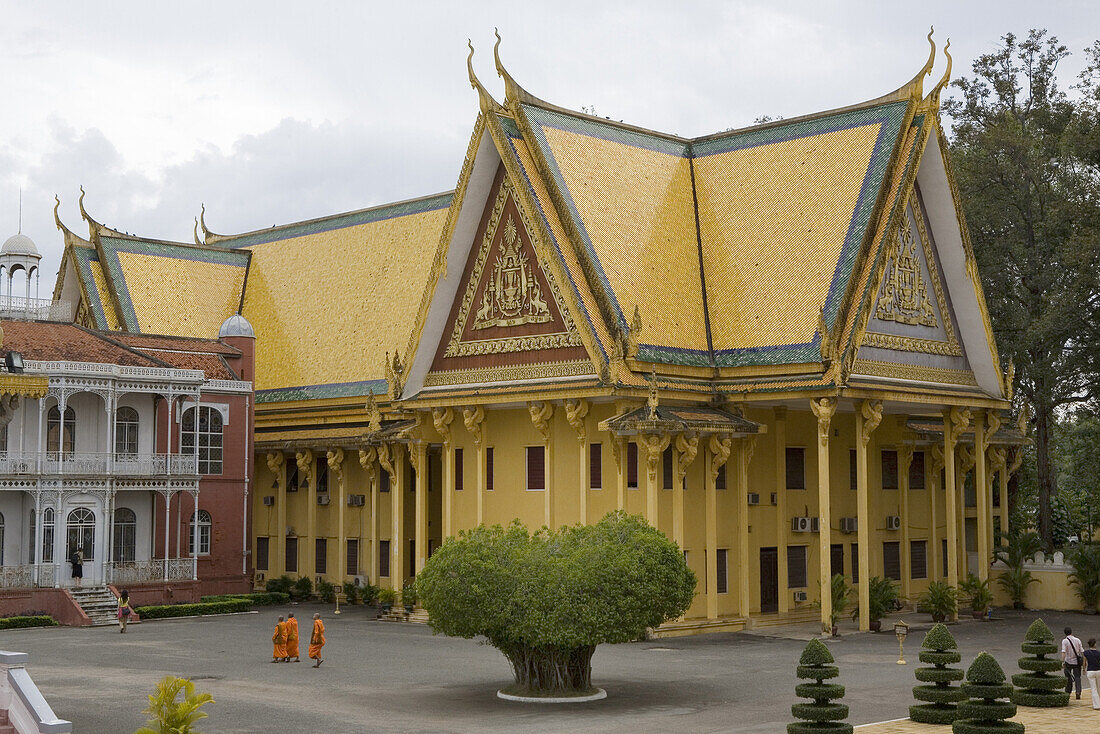 Gebäude neben dem Königspalast, Phnom Penh, Kambodscha, Asien
