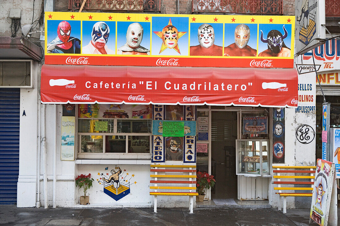 Cafeteria mit Darstellungen von Masken des Lucha libre, Stadtteil Alameda, Mexiko Stadt, Bundesstaat Mexiko, Mexiko