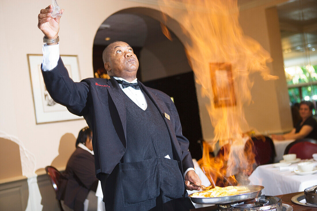 Flambiertes Omelett im Restaurant Brennan's,  , New Orleans, Louisiana, Vereinigte Staaten, USA