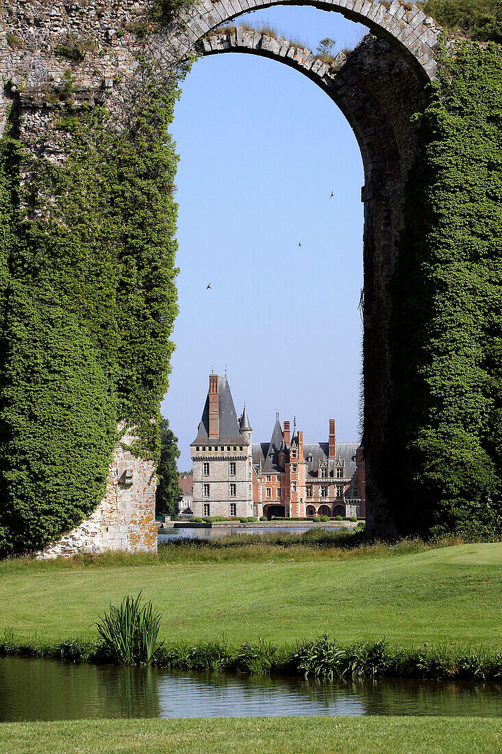 View Of The Aqueduct Constructed In 1683 By Vauban And La Hire In Front Of The Chateau De Maintenon, Eure-Et-Loir, France