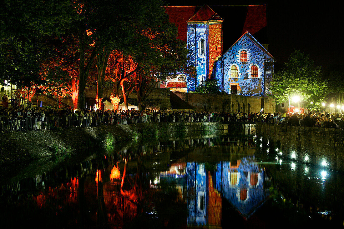 Nighttime Show On The River And Play Of Lights On The F'?Üade Of The Saint-Aignan Church, Chartres, Eure-Et-Loir (28), France