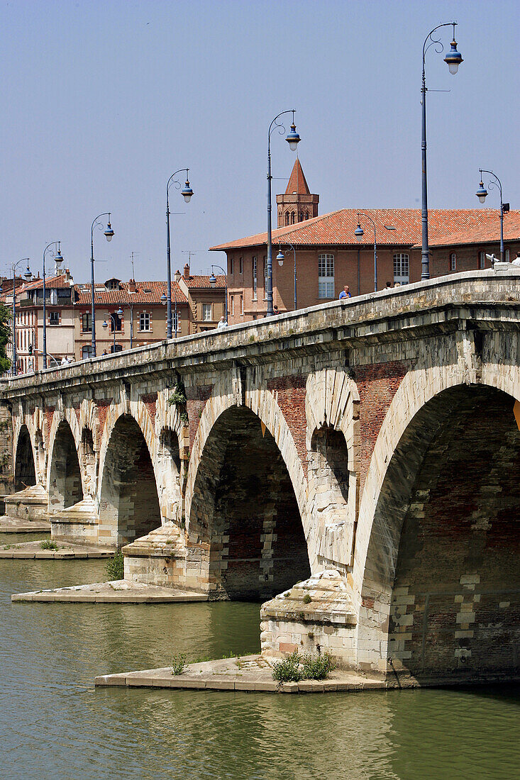 The Pont-Neuf Bridge Over The Garonne Links The Place Esquirol To The Cours Dillon, Completed In 1632, Toulouse, Haute-Garonne (31), France