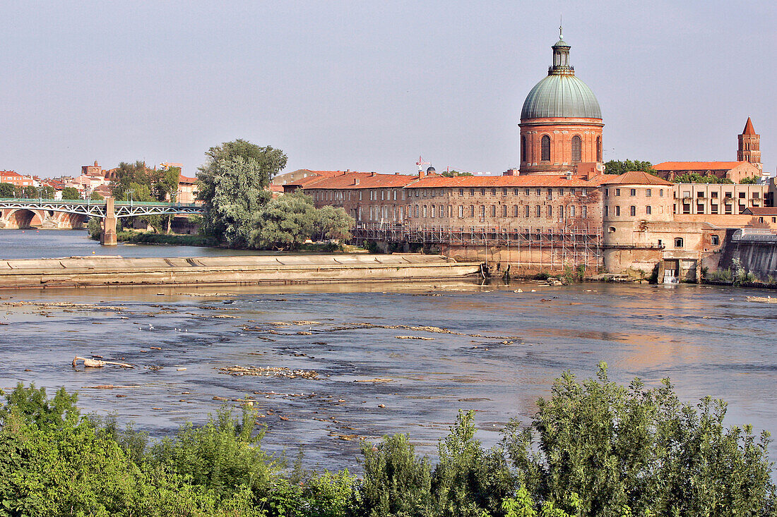 Garonne River And Chapel Dome At The Saint Joseph De La Grave Hospital, View From The Saint Peter'S Quay, Saint-Cyprien, Toulouse, Haute-Garonne (31), France