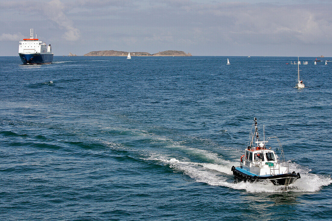 Tugboat And Ferry, Saint-Malo, Ille-Et-Vilaine (35), France