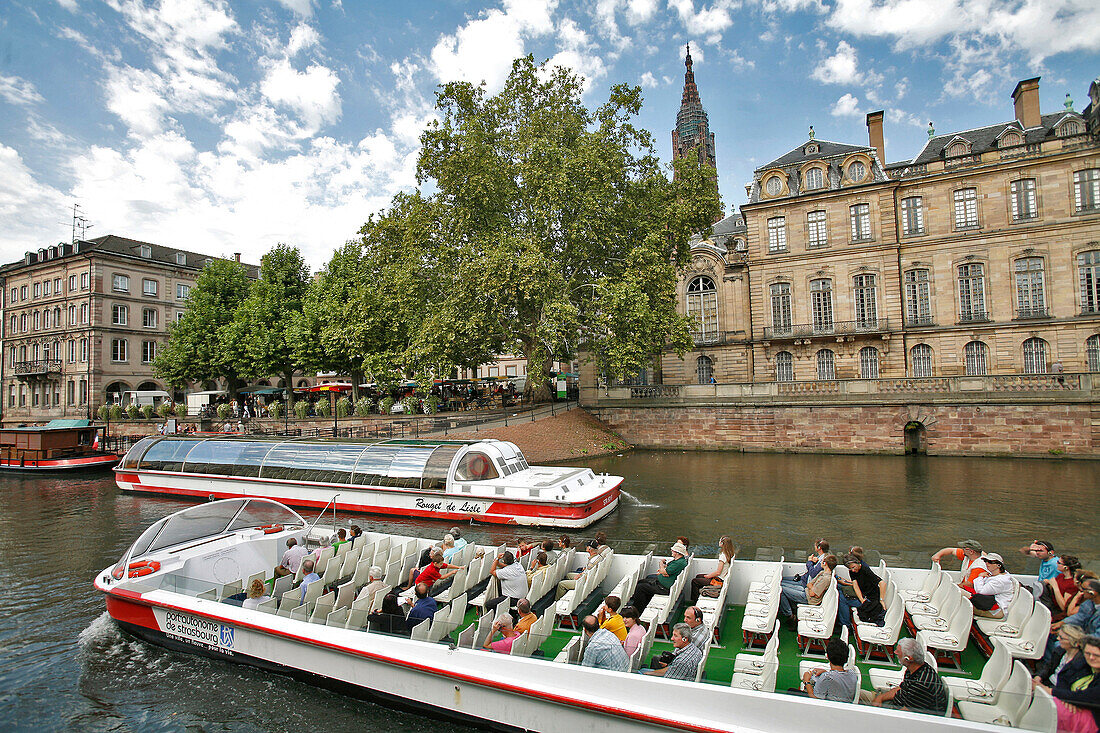 Sightseeing Boat On The Ill, Pier In Front Of The Rohan Palace, Strasbourg, Bas Rhin (67), Alsace, France, Europe