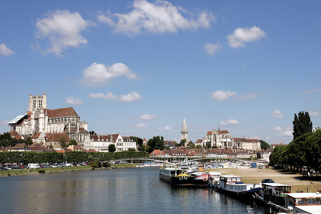 Saint-Etienne Cathedral And Houseboats Along The Yonne River, Auxerre, Yonne (89), Burgundy, France