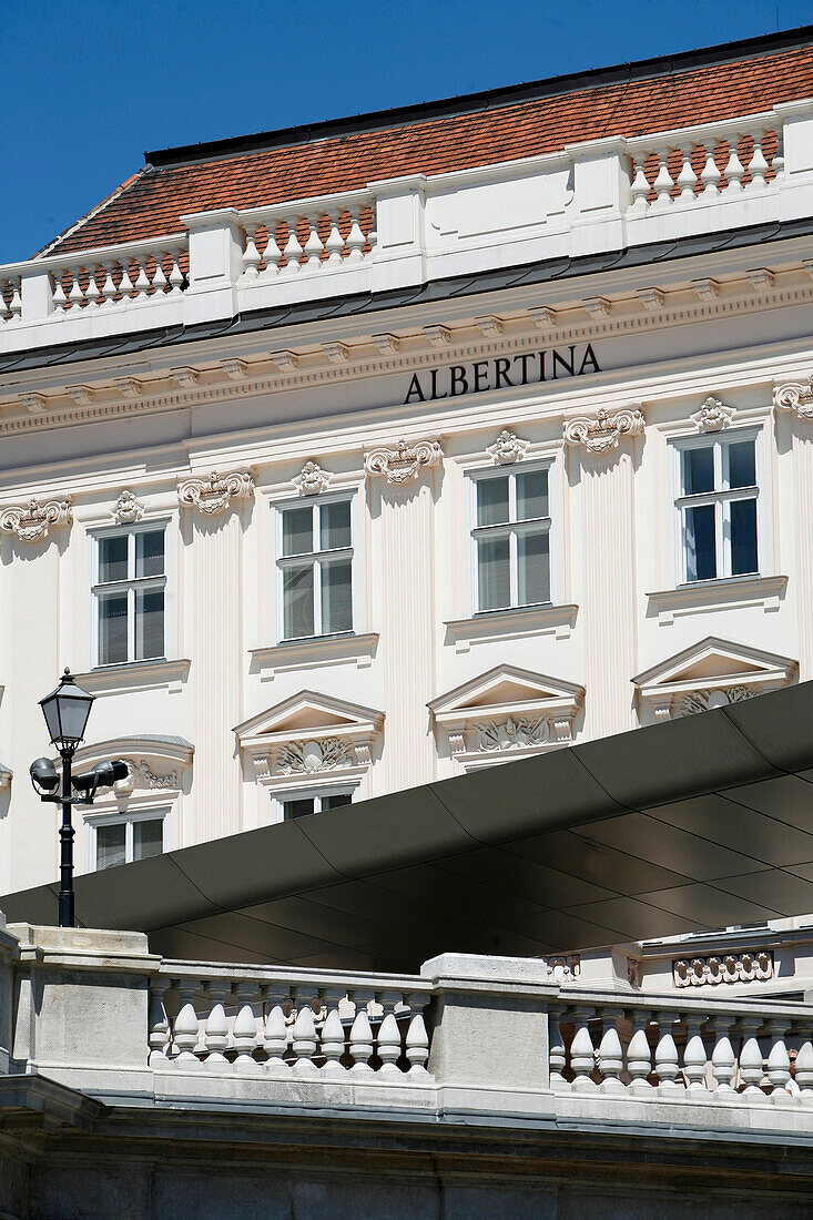 Albertina Palace Museum, Albertinaplatz, The Collection Of Graphic Arts Is Today The Richest In The World, Counting Nearly A Thousand Prints And Over 65, 000 Drawings By The Masters, Durer, Rubens, Rembrandt, Michelangelo, Raphael, Leonardo Da Vinci, And,