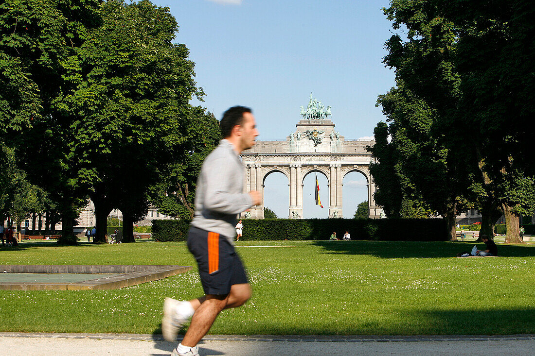 Triumphal Arch, Passage To The City, The Arch Is Crowned By A Symbolic Bronze, The Brabant Brandishing The National Flag, Cinquantenaire Park, Brussels, Belgium