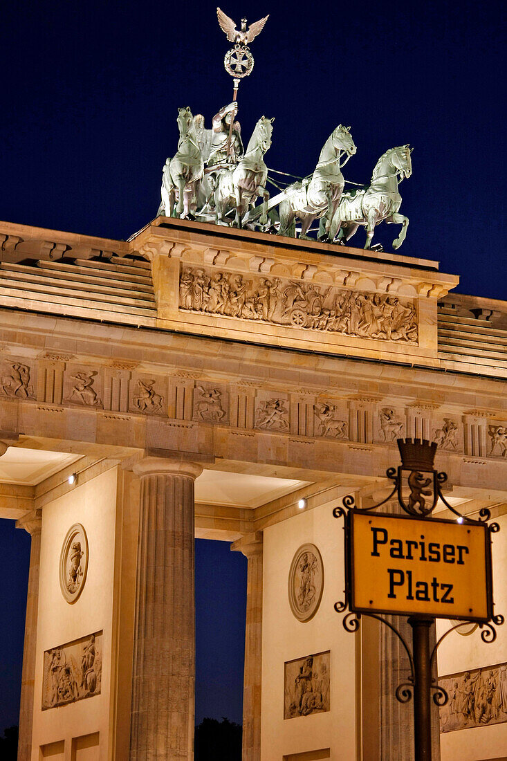 Brandeburg Gate, Brandenburger Tor On The Pariser Platz. Built By Gotthard Langhans (1791) And Topped By The Famous Quadriga By Johan Gottfried Schadow (1795), Berlin, Germany