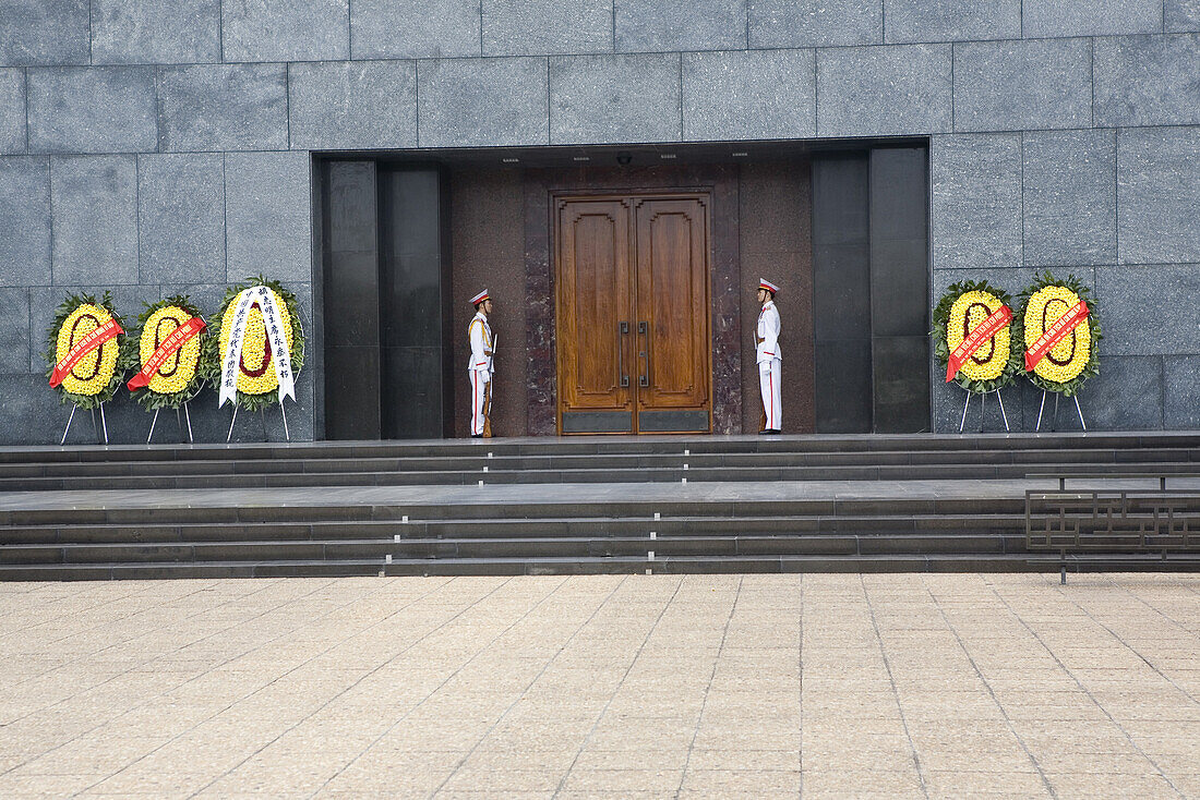 Guards in front of the Ho-Chi-Minh Mausoleum at Hanoi, Ha Noi Province, Vietnam, Asia