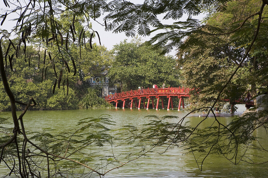 Red The-Huc bridge to the Ngoc-Son temple on the Hoan-Kiem Lake at Hanoi, Ha Noi Province, Vietnam, Asia