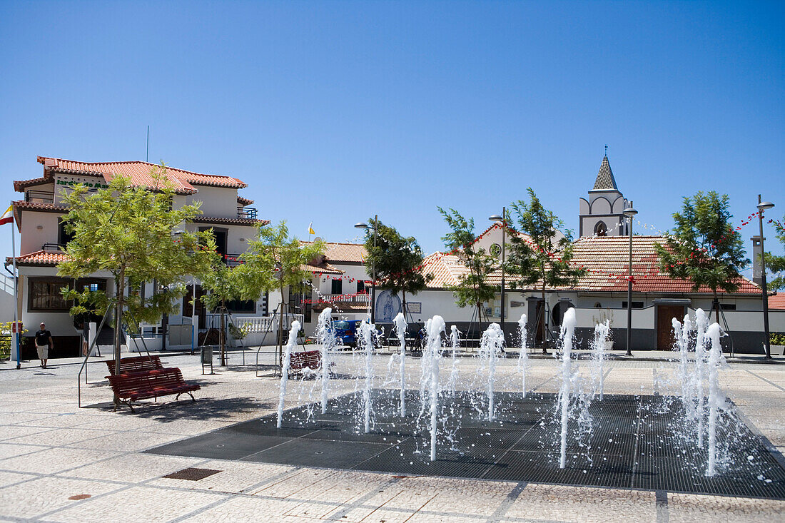 Fountain in the town square, Jardim do Mar, Madeira, Portugal