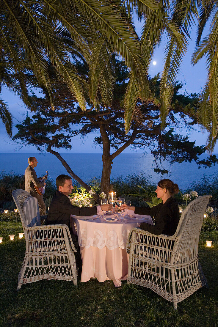 Moonlight Dinner im Garten vom Reid's Palace Hotel, Funchal, Madeira, Portugal